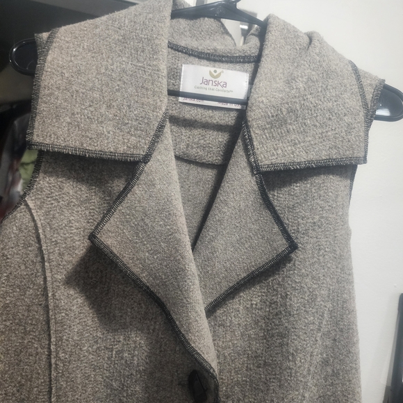 Janska Women's Felted Wool Sleeveless Vest - Picture 4 of 9